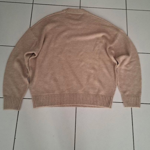 Hollister beige sweater like new, size L