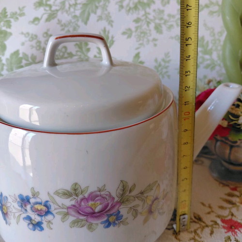 Vintage tea set like new with floral design