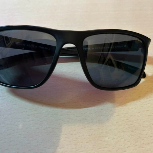 Invu Unisex Plastic Polarized Sunglasses A2113 like new, black