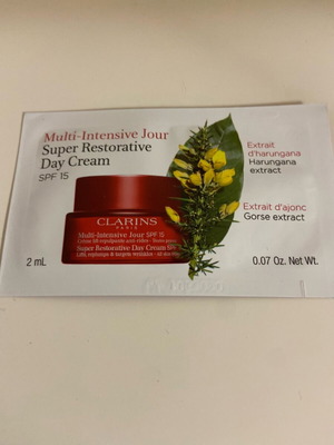 Super Restorative Day Cream SPF 15 new