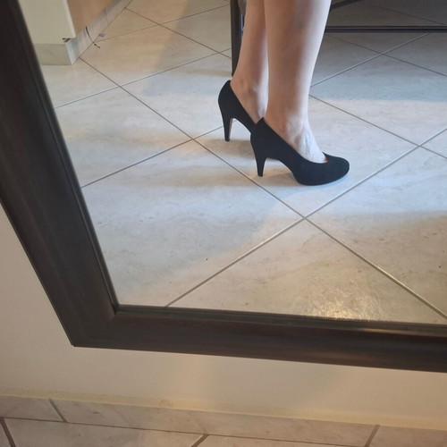 Paco Gil black suede pumps size 39 new with spare heels and case