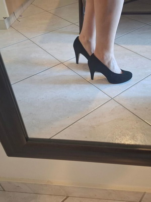 Paco Gil black suede pumps size 39 new with spare heels and case
