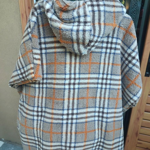 Checked coat jacket new, one size, with hood and pockets