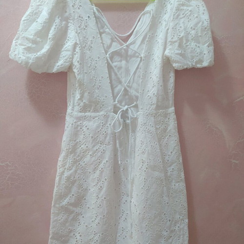 Mango short dress white broderie with back opening like new