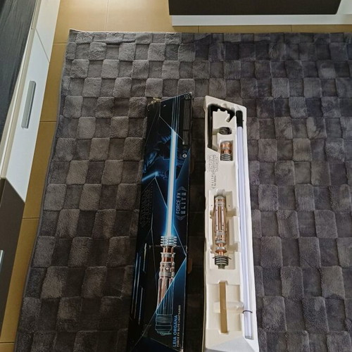 Hasbro Star Wars Force FX Lightsaber Leia Organa like new with sound and box