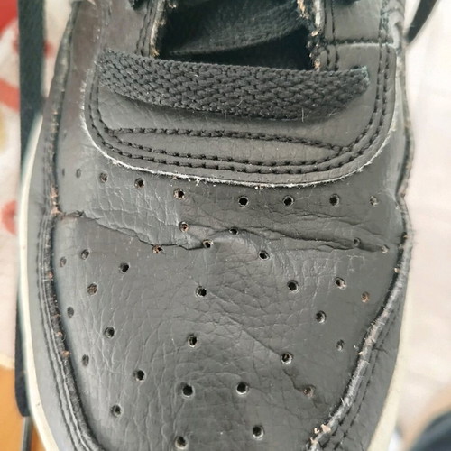 Nike athletic shoes used, size 44, black