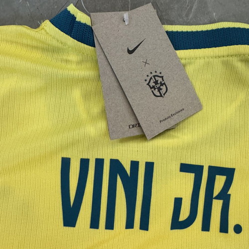 Brazil World Cup 2026 Home Kit Vinicius Large new with tags, yellow