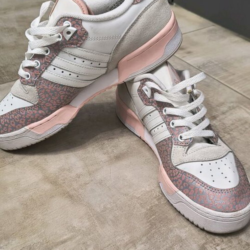 Adidas Originals Rivalry Low like new white sports shoes with pink details