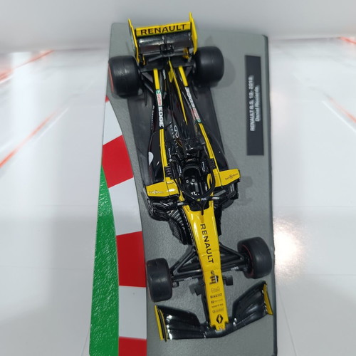 Renault R.S.19 2019 Formula 1 model Daniel Ricciardo #3 like new