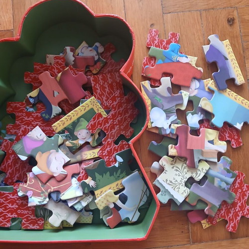 Snow White and the Seven Dwarfs puzzle