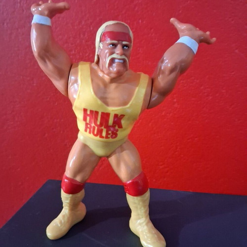 WWF Hulk Hogan action figure 1990 used, Hasbro collectible