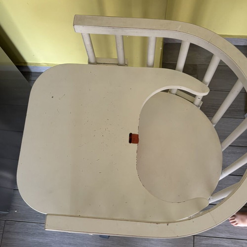 High chair that converts into baby cradle