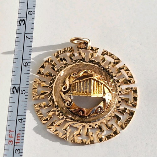 Gold pendant 14 carat used with embossed Acropolis
