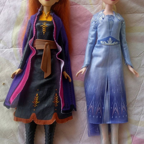 Frozen Elsa singing and Anna light-up dolls used