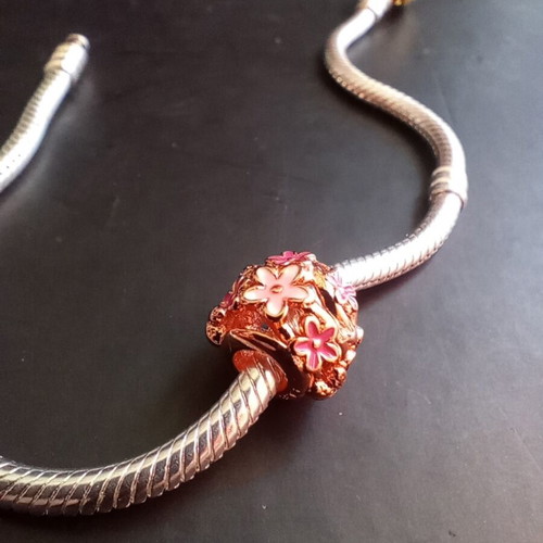 Pandora snowflake charm like new, silver