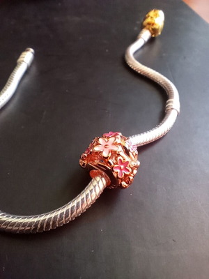 Pandora snowflake charm like new, silver