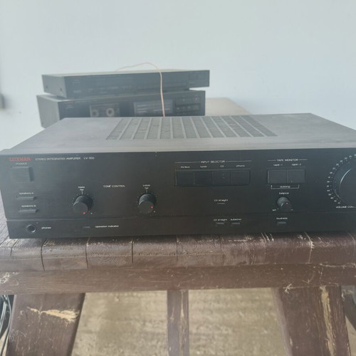 Luxman and Technics stereo system with amplifier and CD player