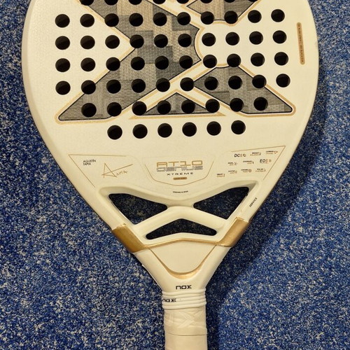 Nox AT10 12K Alum Xtreme padel racket
