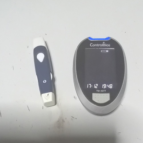 Control Bios glucose meter used with 2 boxes of Control Fine insulin needles