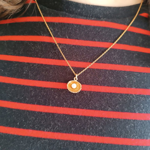 Gold necklace with shell and pearl pendant, like new, silver 925