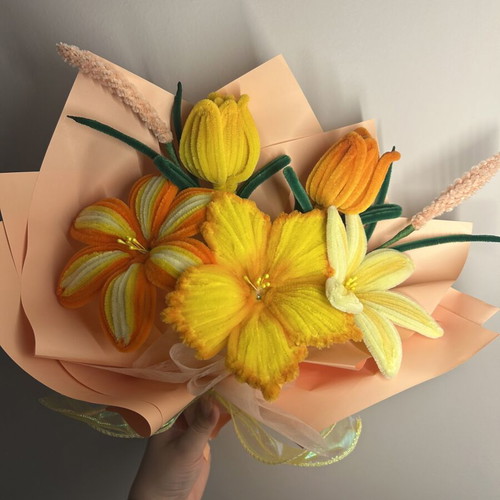 Handmade bouquet with 7 flowers like new