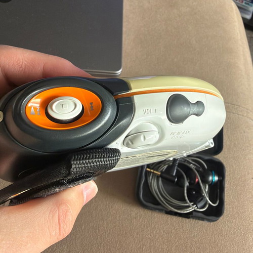 Sony S2 D-SJ301 Walkman G-Protection portable CD player used