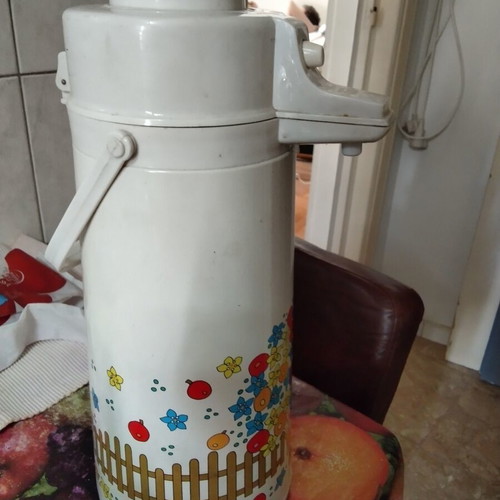 Collectible thermos set, large size