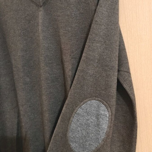V-neck pullover like new, size XXL, gray and beige