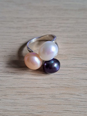 Apriati Ring No.54 Silver 925 with 3 Natural Pearls, like new