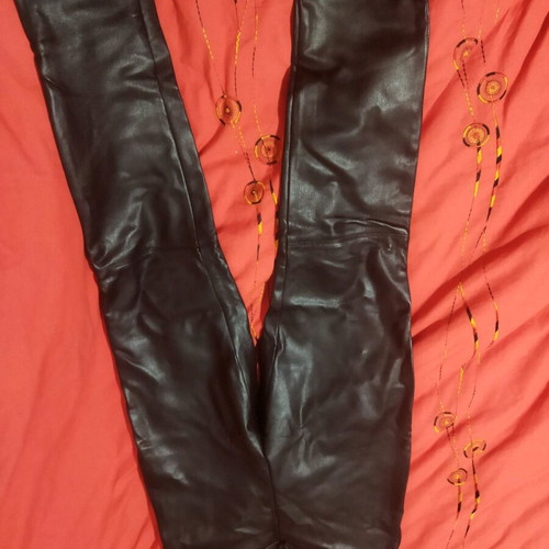 Leather pants no 28 Bershka like new
