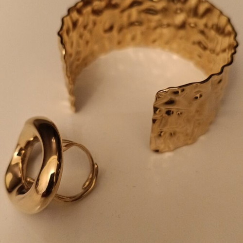 Bracelet and ring set new, gold-colored stainless steel