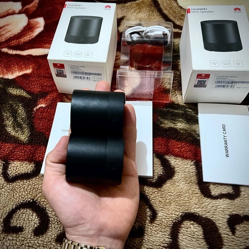 Huawei CM510 portable speakers used, set of 2