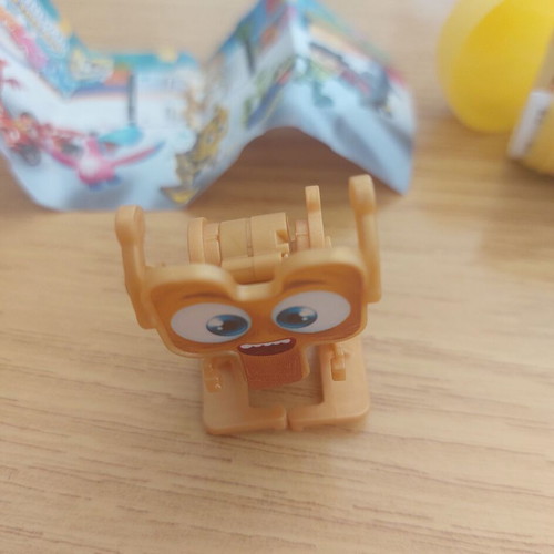 Walking Robot Kinder Surprise figure like new