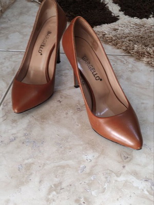 Leather pointed high heels used, size 38, brown