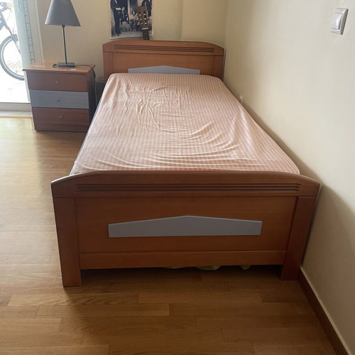 Wooden single bed with pull-out second bed, 2 mattresses and bedside table