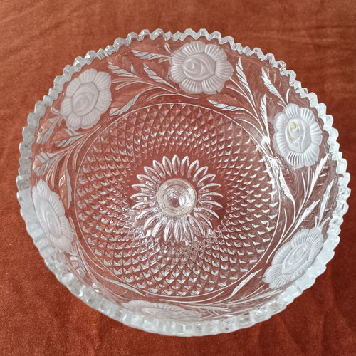 Vintage crystal fruit bowl handmade with base from Germany like new