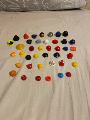 Playmobil hats used, all pieces included