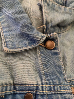 Denim jacket like new, size M, blue