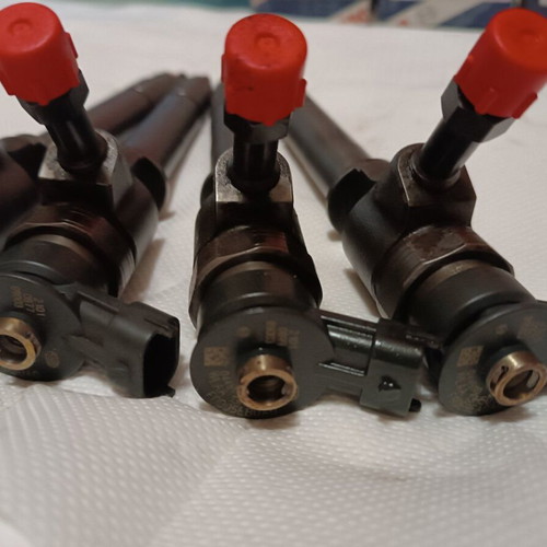 Mazda Ford BT-50 Pick-up and Ranger Mk2 diesel injectors like new, 4 pcs