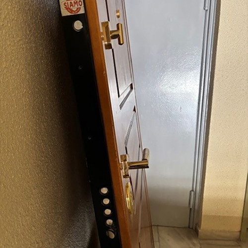 Security door double armored like new, dimensions 2.05x0.96 m