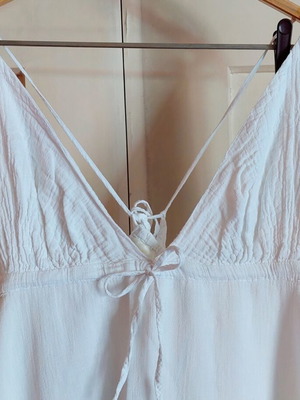 White summer cotton dress like new, adjustable size S to light L