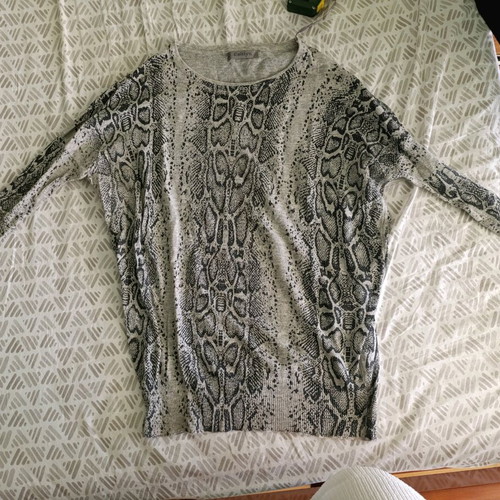 Caitlyn women's thin blouse like new, gray, size M