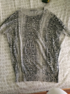 Caitlyn women's thin blouse like new, gray, size M