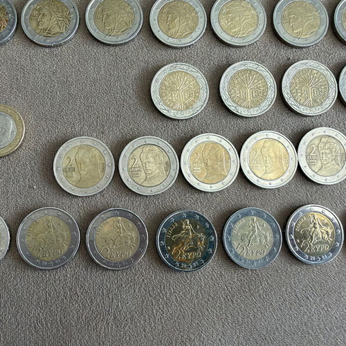 Euro Coin Collection like new, 303 coins from 18 countries