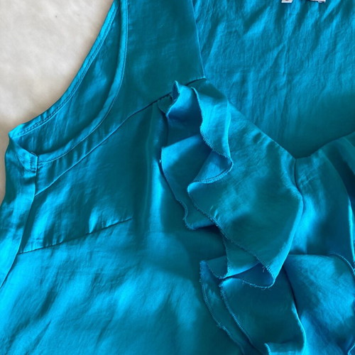 Top like new, size large