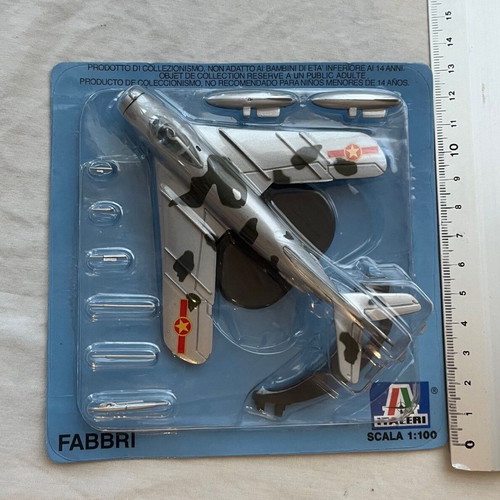 MIG 17 Vietnam jet model kit Italeri 1:100 new