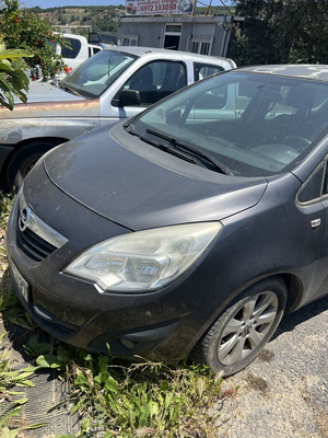 Opel Meriva 2014 diesel manual with electric handbrake and autopilot