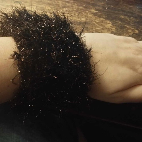 Fur cuffs new brown with golden shine