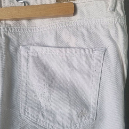 BSB White Mid Rise Jeans with Rips and Crochet Designs Size 28 Like New