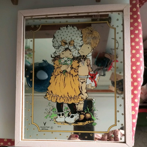 Decorative mirror frame like new